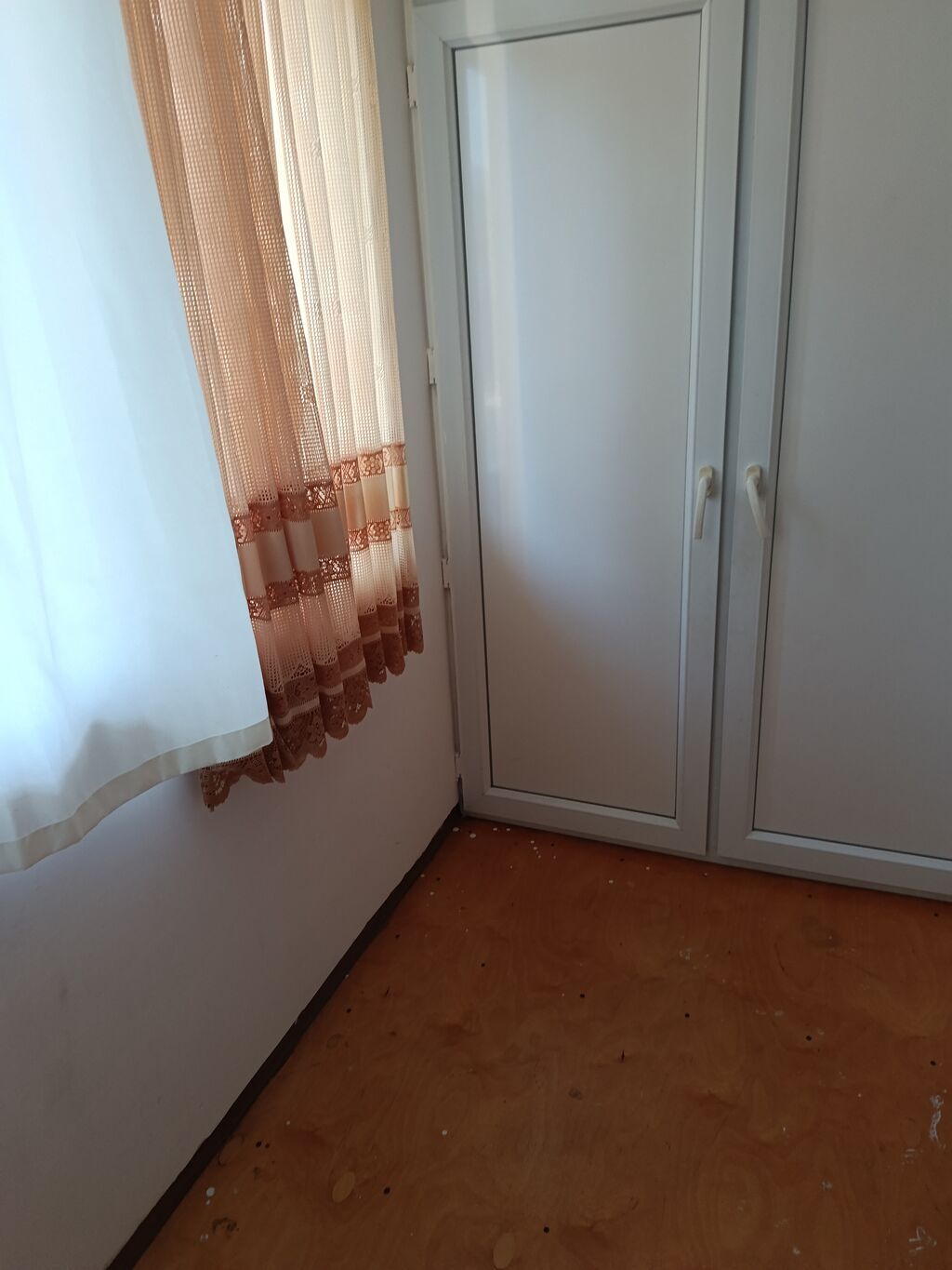 Öz evimin 1 otagini kirayə verirəm normal sakit problemsiz bir qız — Mebel, Bakı (4)