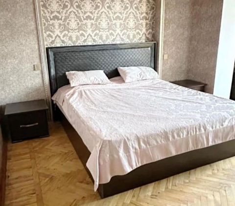 Taxt 2 tumba *qiymət 200 azn* Yaxşı vəziyyətdə Matras var Ünvan — Bakı