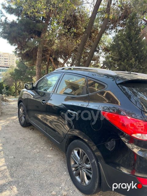 Hyundai ix35, qara rəng, benzinli krossover. Xüsusiyyətlər — Bakı