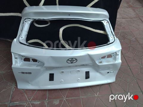 Toyota corollo cross üçün arxa baqaj qapağı (sedan kuzov). - Rəng: ağ