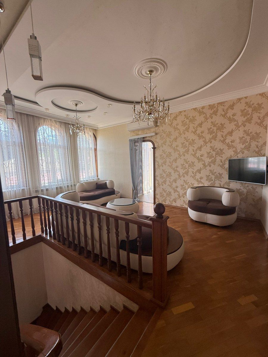 Villa, Azadlıq m — Ev, villa, Bakı (10)