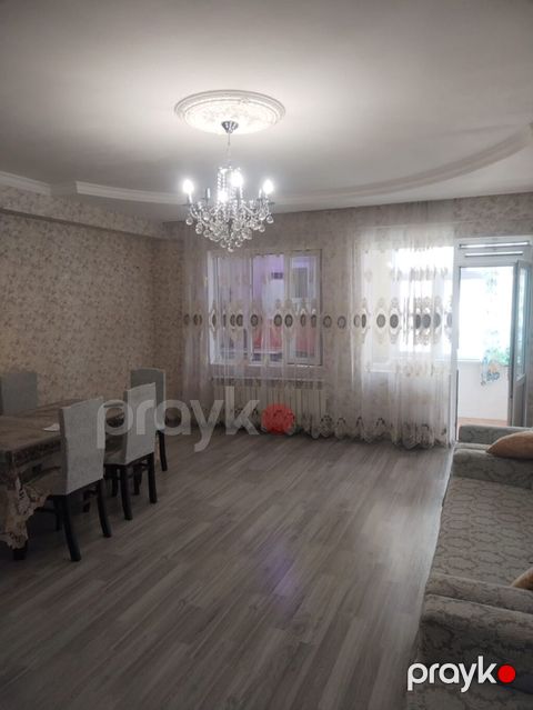 3 otaqlı mənzil – geniş zal, ayrıca yataq otaqları və mətbəx