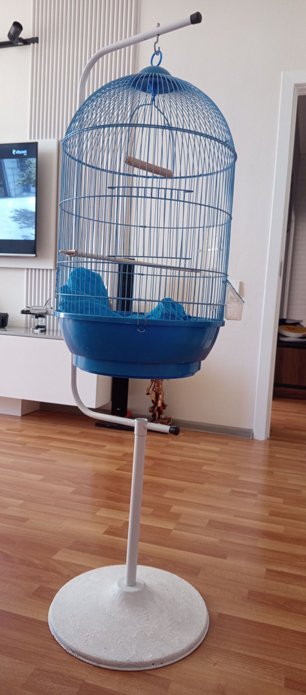 Qəfəs və qəfəs altlığı birlikdə satılır. Yem qabı,su qabı və kənarına — Qəfəslər, Bakı