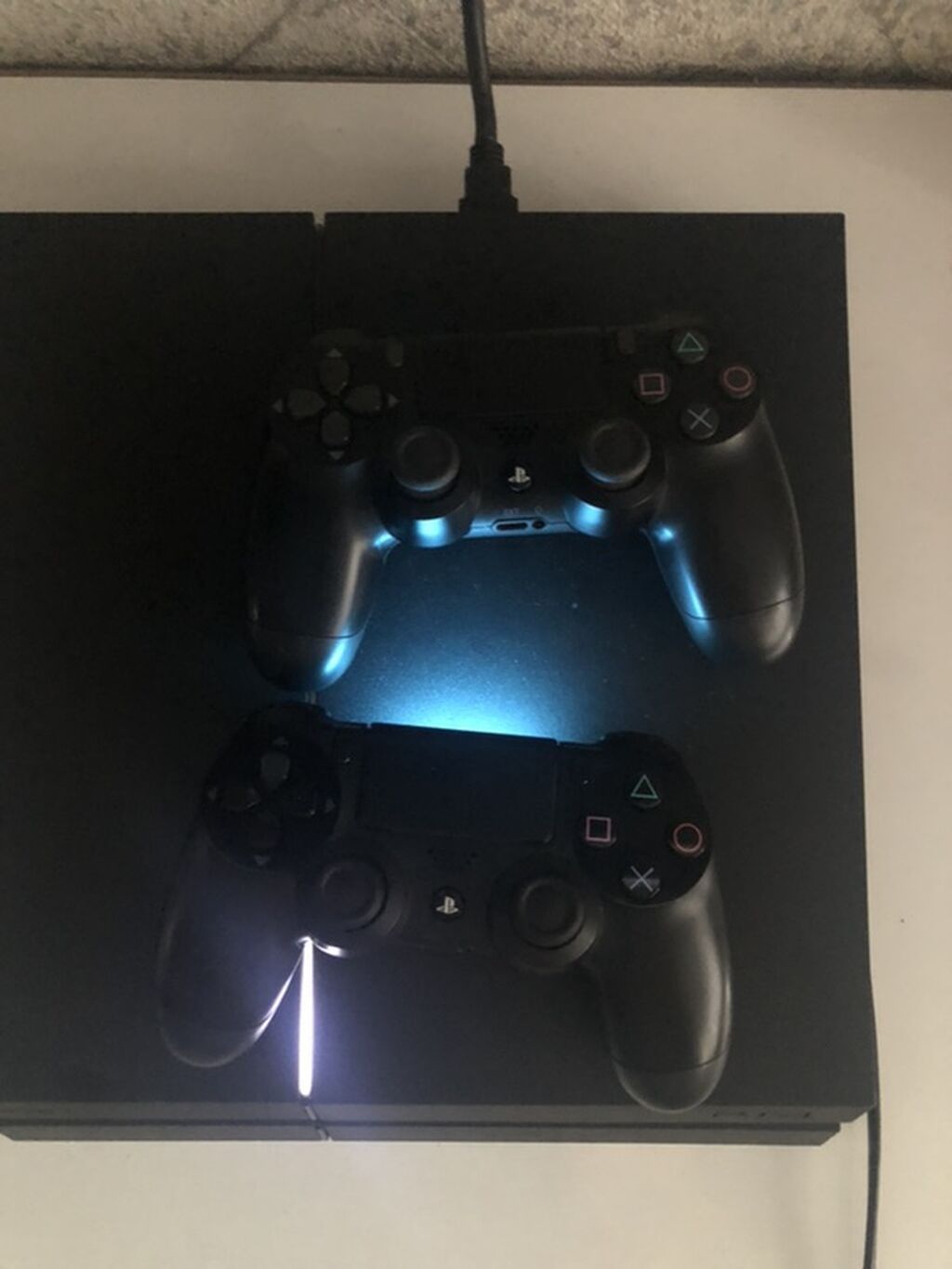 PlayStation 4 (PS4) oyun konsolu - Model: PS4 (orijinal şassi), ön — Elektronika, Gəncə (2)