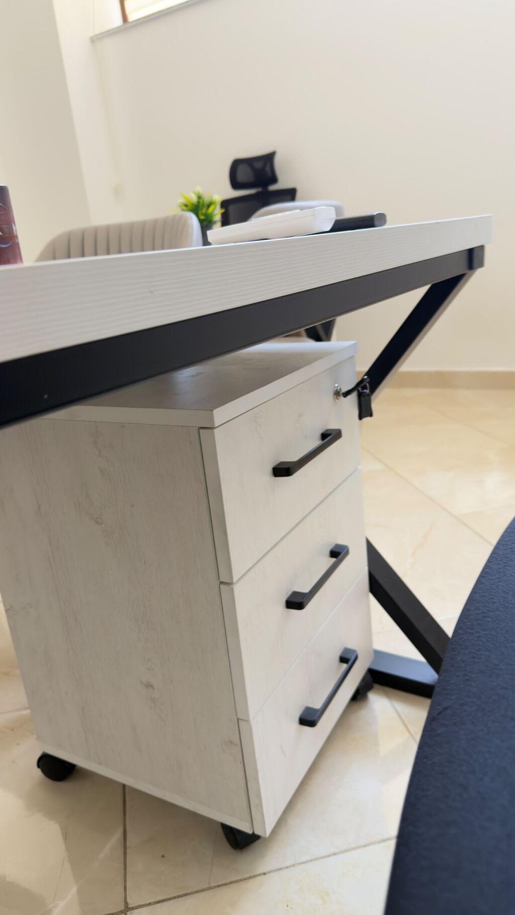 Ofis mebel dəsti – “Loft” üslubunda ünvan Badamdar 2 dəst - (4 stul — Ofis mebeli, Bakı (4)
