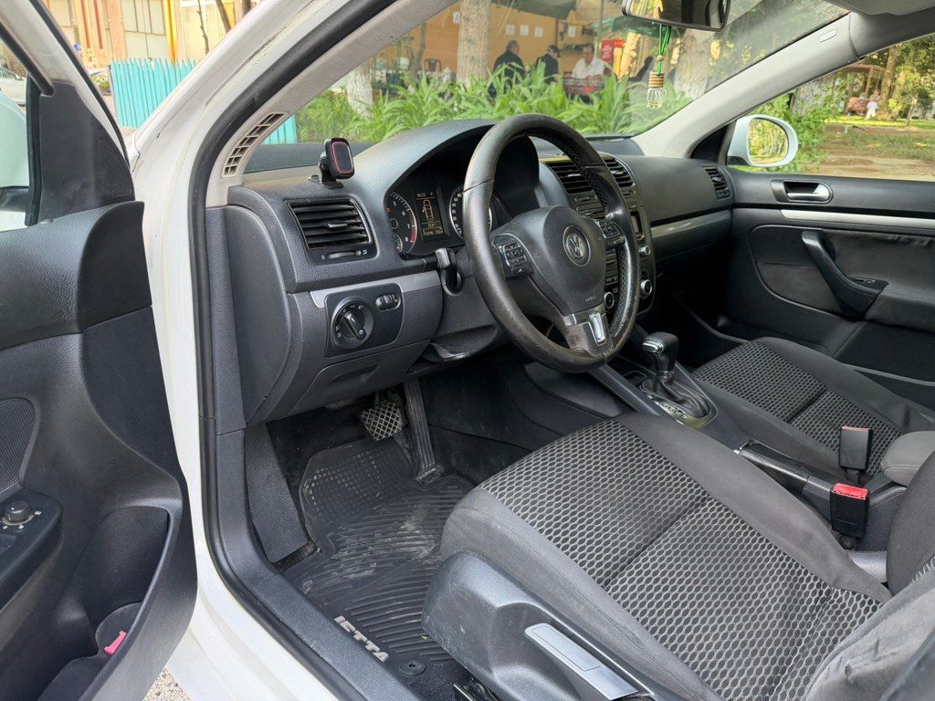 Volkswagen Jetta, 1.6 L, 2010 il, 243 000 km — Avtomobillər, Bakı (11)
