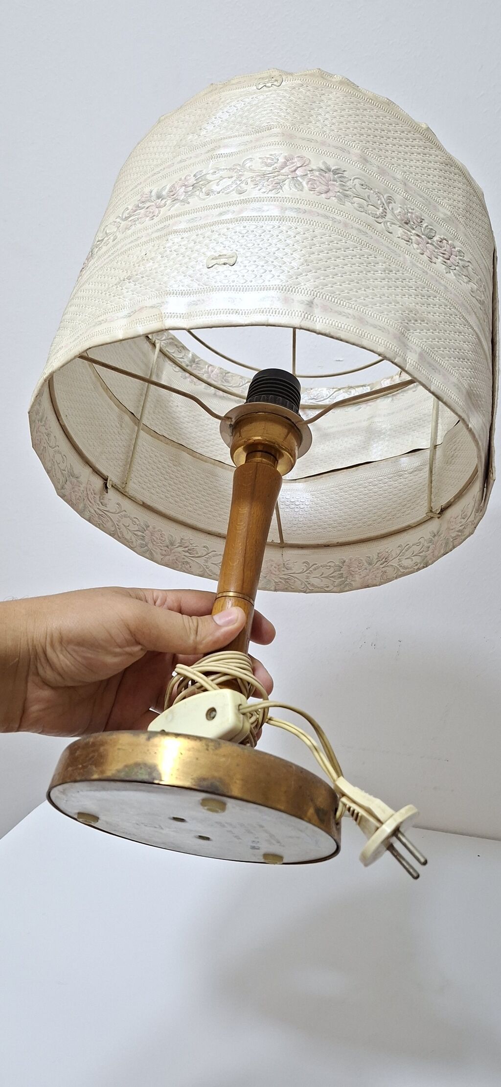 Məhsul: Klassik üslubda masa lampası Xüsusiyyətlər: - Material: Ağac — İşıqlandırma, Bakı (4)