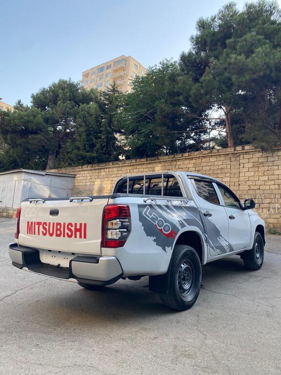 Mitsubishi L200, 2.4 L, 2021 il, 185 000 km — Avtomobillər, Bakı (6)