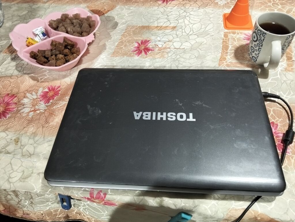 Toshiba noutbuk - Model: Toshiba Satellite seriyası (15.6" təxmini — Toshiba, Digah