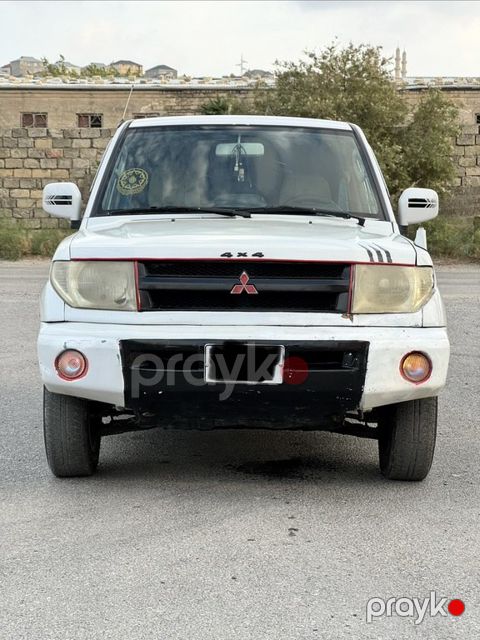 Mitsubishi Pajero io, 1.8 L, 1999 il, 345 000 km