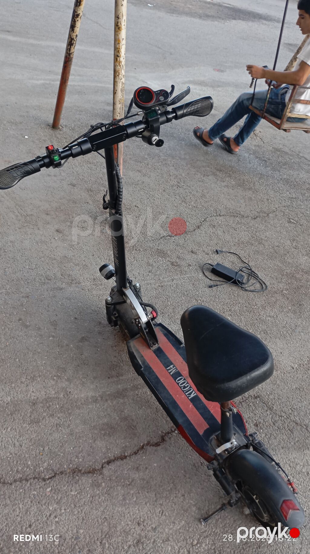 Kugoo M4 elektrik skuter - Güclü ön işıq və siqnal/zəng düyməsi olan — İdman, hobi, istirahət, Digah (4)