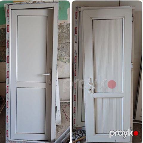 Plastik qapi 2eded 190/80sm 85azn biri Müşviqabad qəsəbəsi. 9193