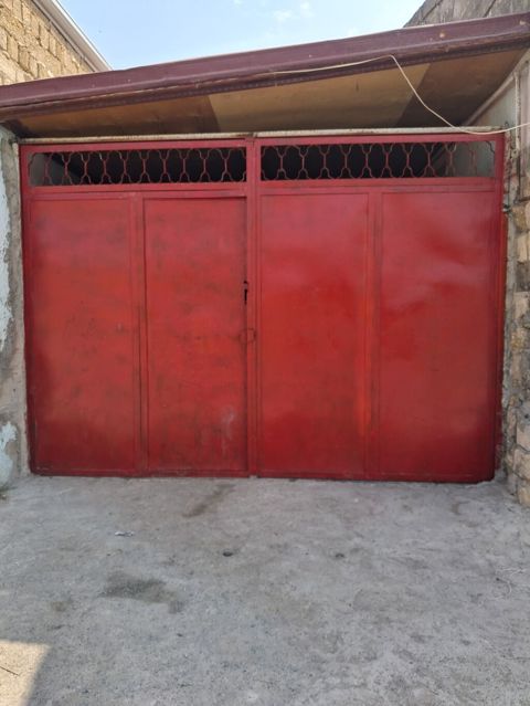 Metal darvaza satılır. - Material: qalın metal təbəqədən hazırlanmış — Digah