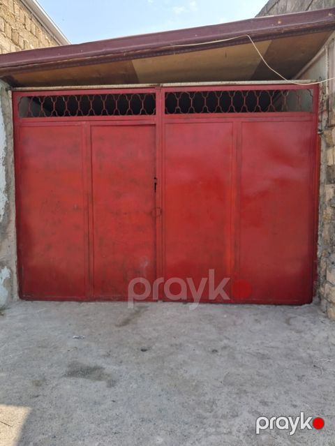 Metal darvaza satılır. - Material: qalın metal təbəqədən hazırlanmış