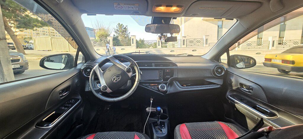 Toyota Aqua, 1.5 L, 0.87 kWh, 2017 il, 264 000 km — Avtomobillər, Bakı (6)