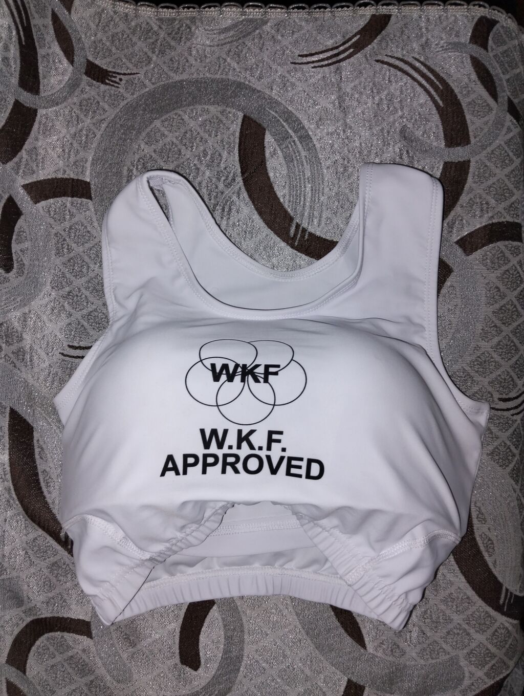 WKF təsdiqli karate qoruyucu idman büstqalteri - Rəng: ağ - Üzərində — Şəxsi əşyalar, Bakı