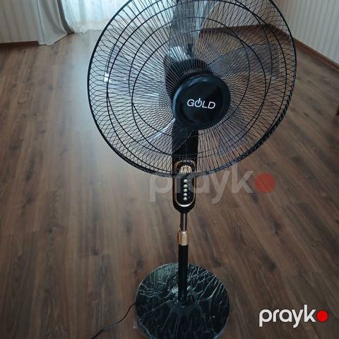 Gold marka döşəmə ventilyatoru - Güclü və sakit işləyən mühərrik — Xırdalan