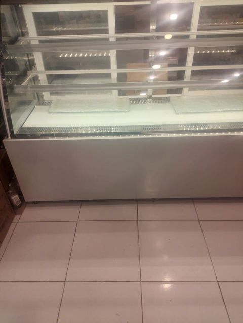 600azn Vitrin soyuducu satılır Ünvan Buzovna/sara04 — Bakı