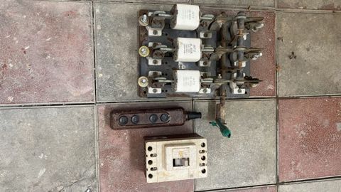 Qiymet 3 ededıne aiddir Sənaye elektrik avadanlıqları dəsti — Bakı