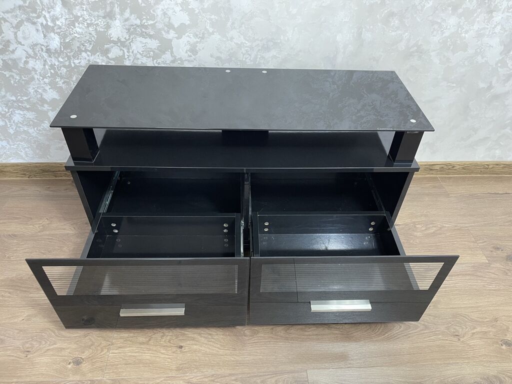 İşlənmiş, Düz TV altlığı, Polkalı, Şüşəli — Mebel, Bakı (2)