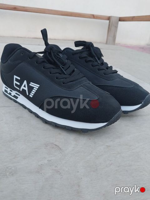 EA7 kişi krossovkaları yenidi geynilməyib 70 alınıb 35 satram - Rəng