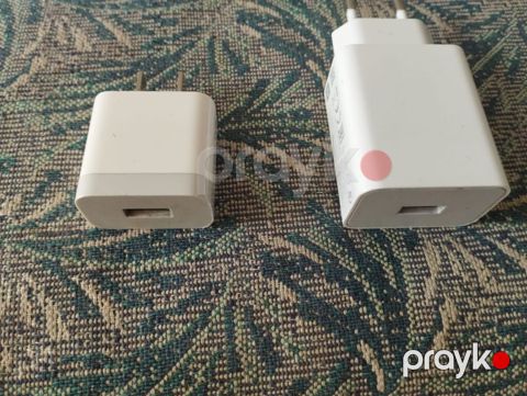 İki ədəd divar adapteri (USB çıxışlı) 1) Xiaomi 2 si bir yerde 30