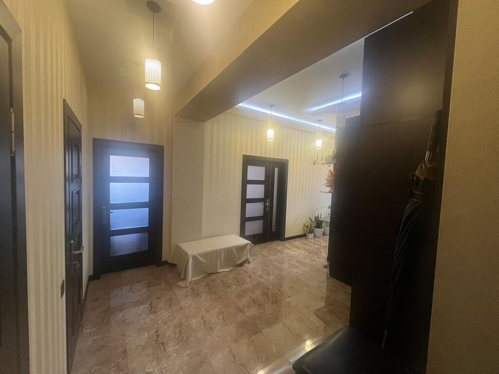 3 otaqlı, 136 kv. m — Daşınmaz əmlak, Bakı (2)