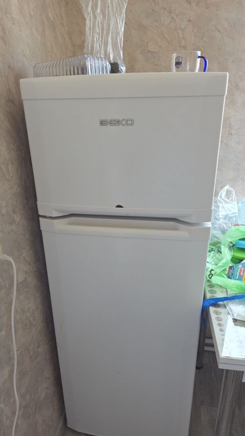 İşlənmiş 2 qapılı Beko Soyuducu Satılır, rəng - Ağ — Bakı