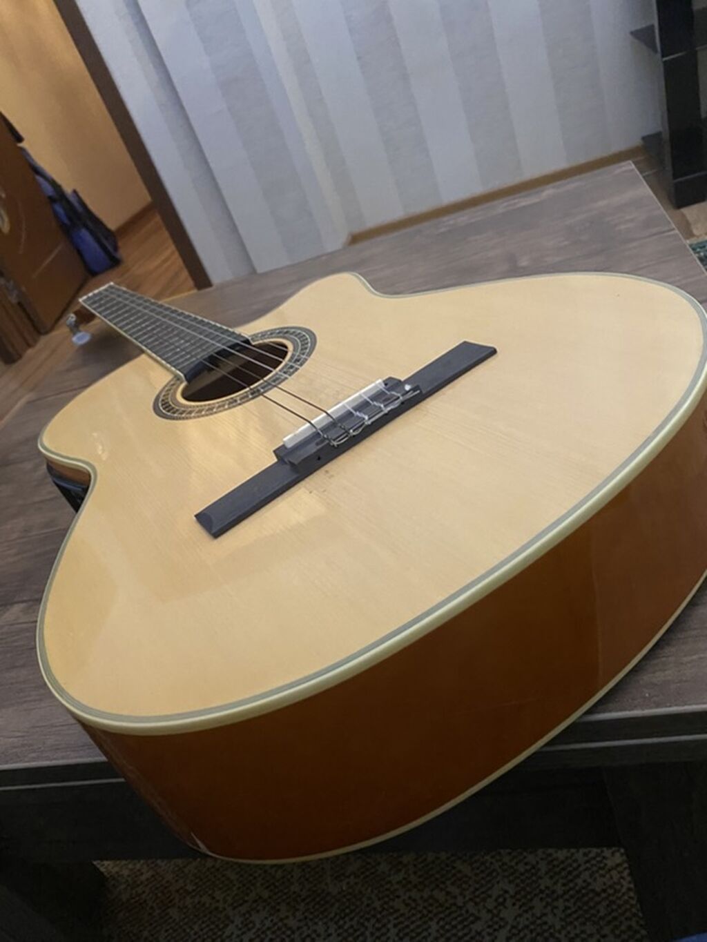 Elektro-klassik gitara - Korpus: kəsik (cutaway) dizaynlı — Mallar, Bakı (4)