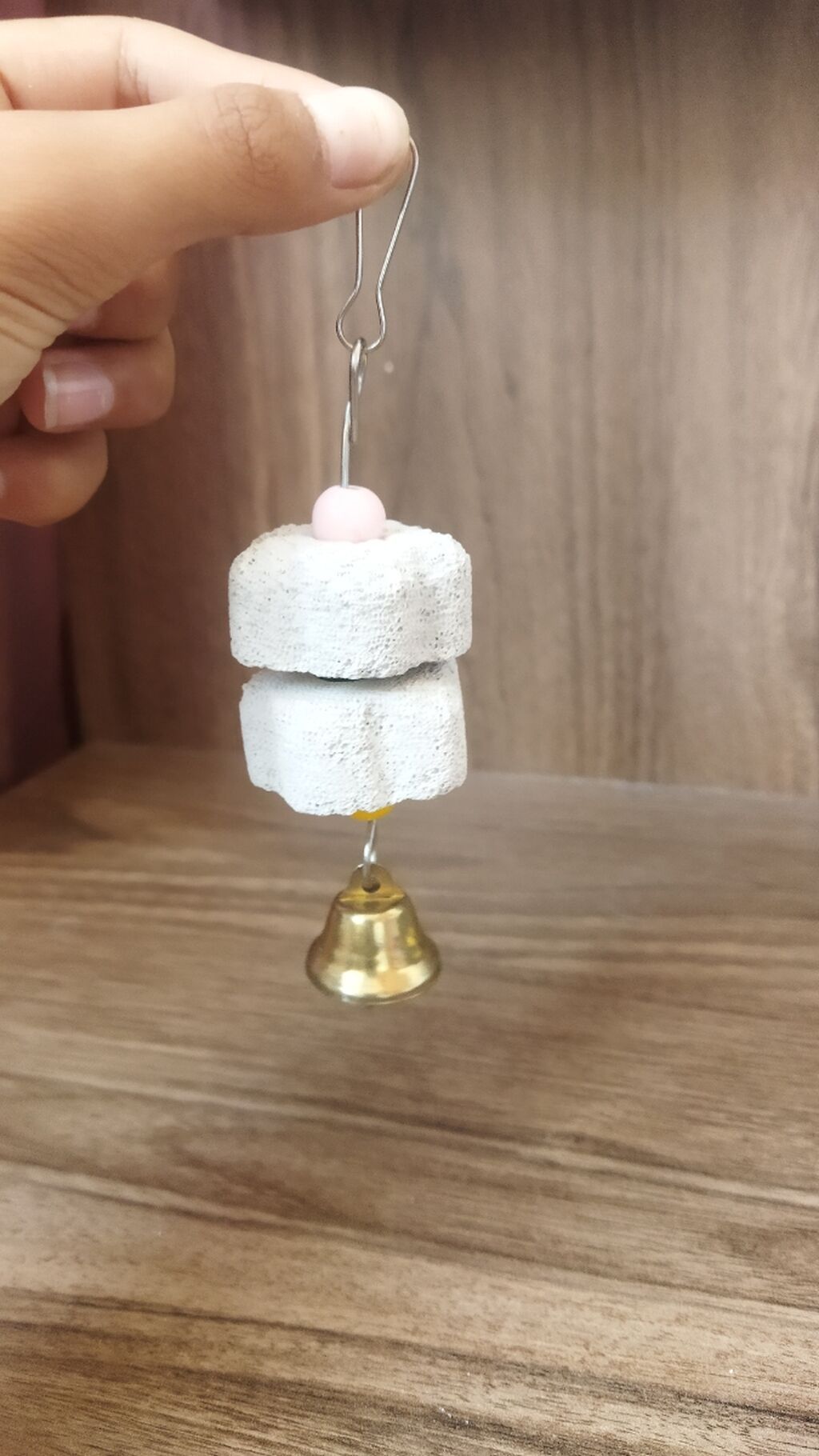 Məhsul: Qəfəs üçün asma quş oyuncağı – mineral daşlı və zəngli — Oyuncaqlar, Sumqayıt