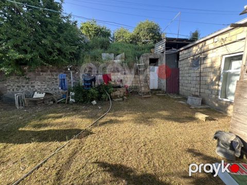 3 otaqlı EV Göygöl rayon Şəhriyar (Mirzik) kəndi 10 sot torpaq