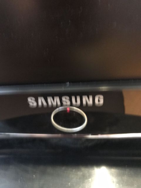 Televizor samsunq knopkanın basılmasında problem var yüngül təmirə — Digah