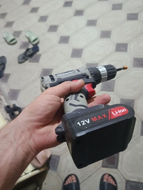 Bir tek adpti yoxdu Makute CD008 Li-ion akkumulyatorlu — Sumqayıt