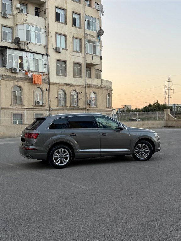 Audi Q7, 2.0 L, 2016 il, 239 000 km — Avtomobillər, Bakı (4)