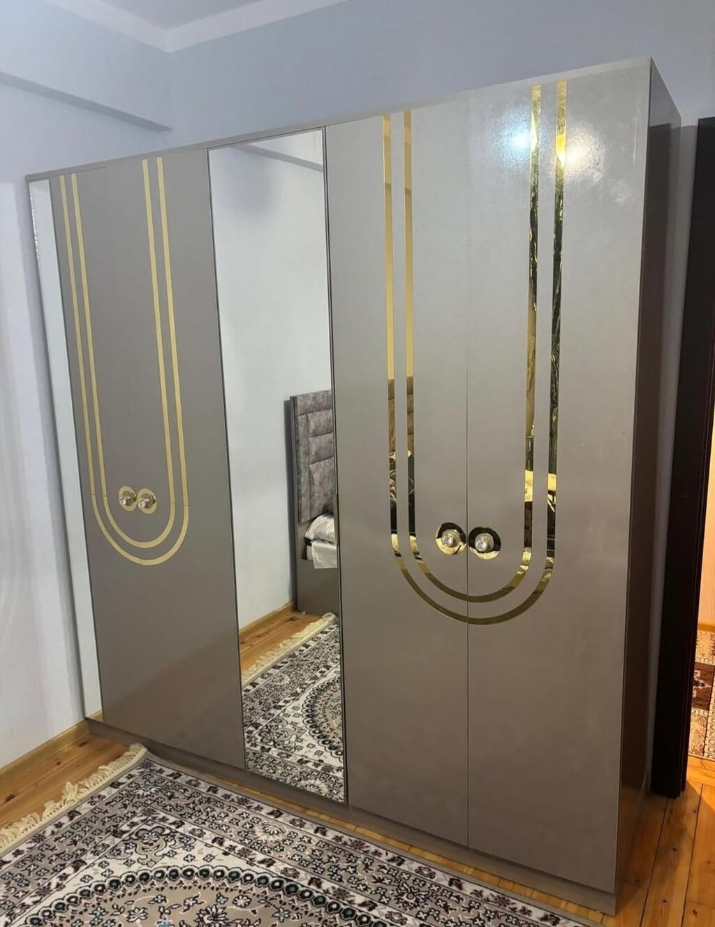 Yeni, 4 qapılı, Güzgülü, Boz, Açılan, Düz dolab — Mebel, Bakı