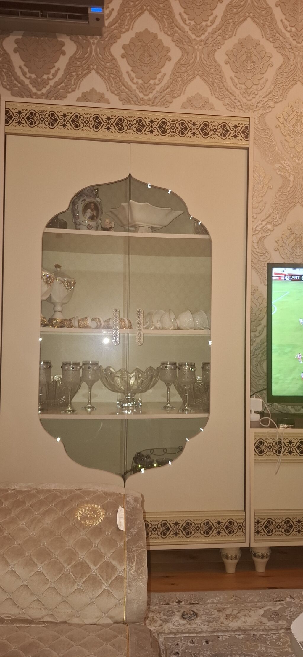 satilir kocle elaqedar. Madeyranin malidi teze kimi qalib — Mebel, Xırdalan (2)