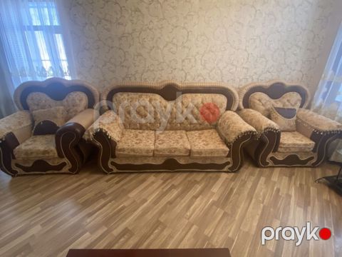 Klassik üslubda 3 parçalı qonaq otağı dəsti - Tərkib: 1 ədəd