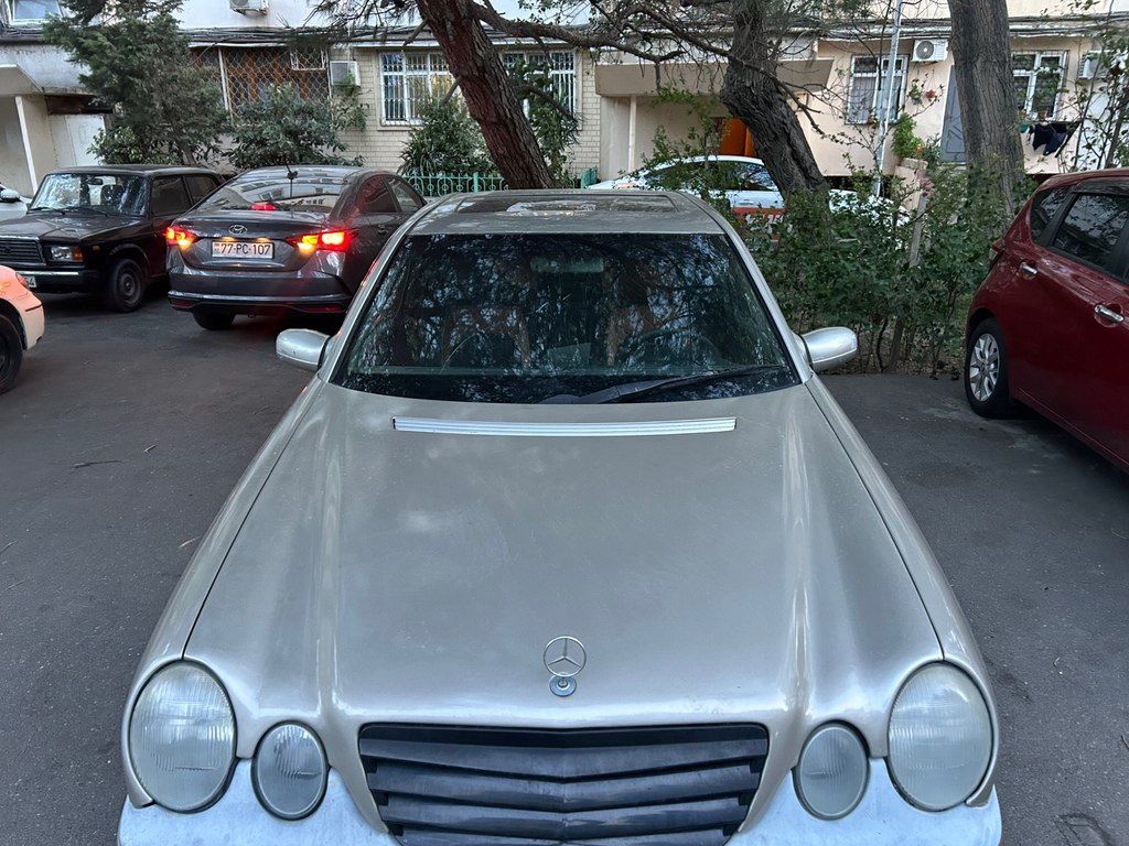 Mercedes E 320, 3.2 L, 1996 il, 301 000 km — Avtomobillər, Bakı (4)