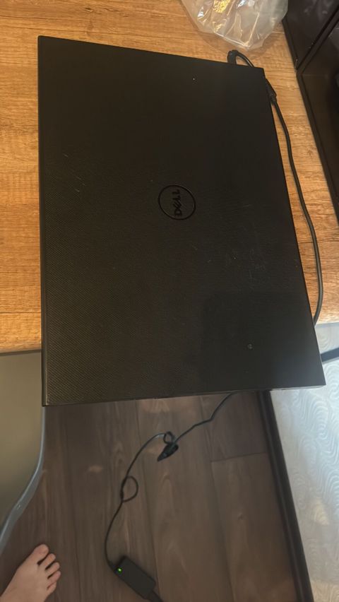 Dell Inspiron 3541 Model: Dell Inspiron 3541 Service Tag: 88G5P52 — Bakı