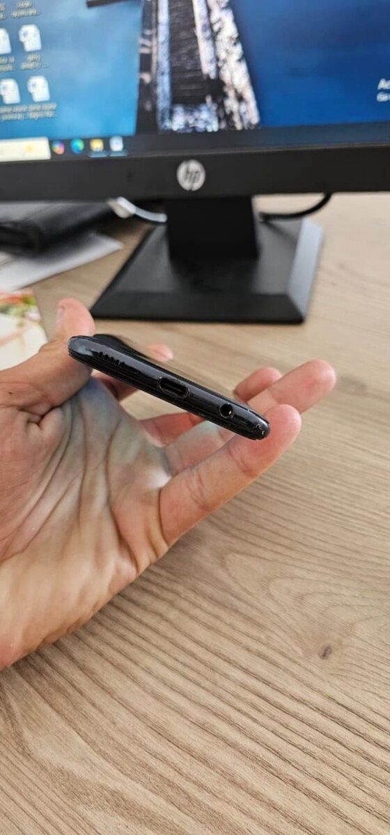 Samsung Galaxy A40 Black 64GB/4GB — Smartfonlar, Bərdə (4)