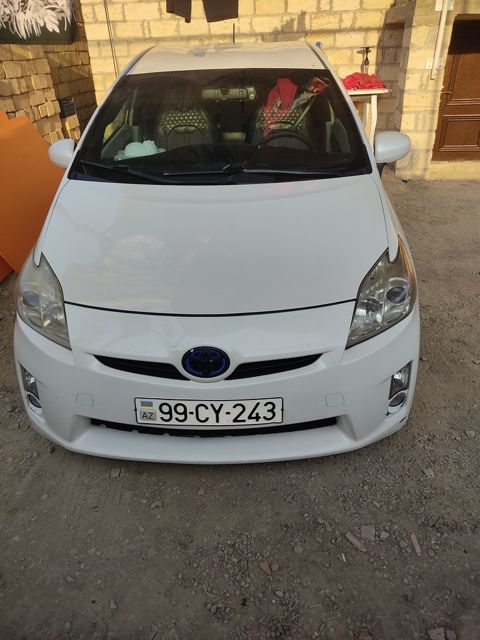 Toyota Prius, 1.8 L, 1.3 kWh, 2011 il, 180 000 km — Mingəçevir