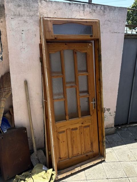 2 ədəd Taxta giriş qapısı və üst transom şüşəsi ilə - Material: təbii — Mehdiabad