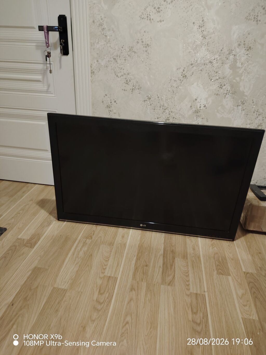 İşlənmiş Televizor LG LED ekran Ünvandan götürmə — Televizorlar, Bakı (2)