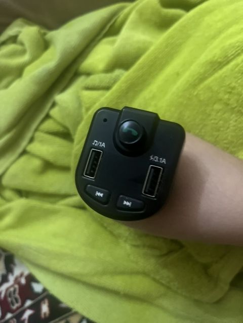 Bluetooth FM musiqi çalan — Bakı