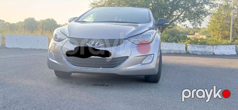 Hyundai Elantra: 1.8 l 2012 il Sedan
