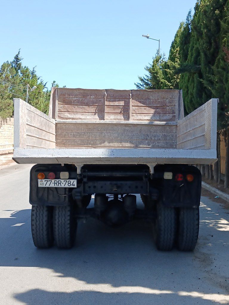 ZIL 130, 6.0 L, 1989 il, 784 000 km — Yük maşınları, Bakı (4)