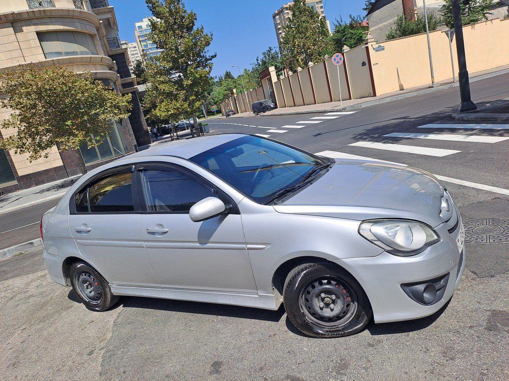 Hyundai Verna, 1.6 L, 2010 il, 300 000 km — Avtomobillər, Bakı (4)