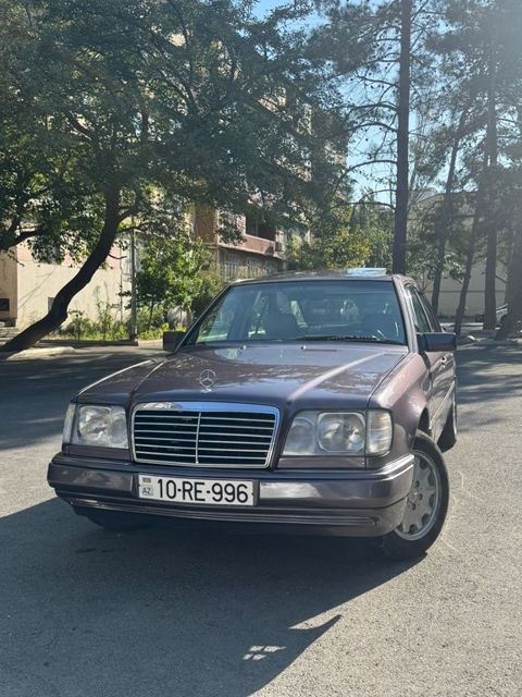 Mercedes 220 E, 2.2 L, 1993 il, 210 756 km — Bakı