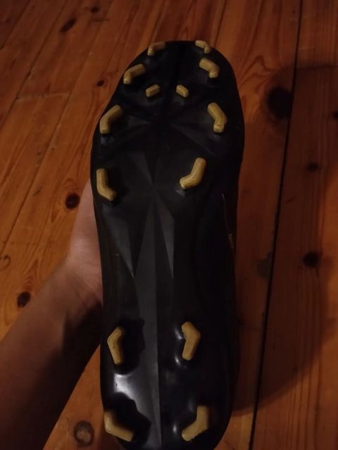 Nike Phantom Venom futbol butsası - Model: Nike Phantom Venom (yan — Bakı