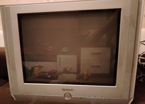 Samsung CRT televizor Xüsusiyyətlər: - Korpus: gümüşü rəng, ön — Bakı